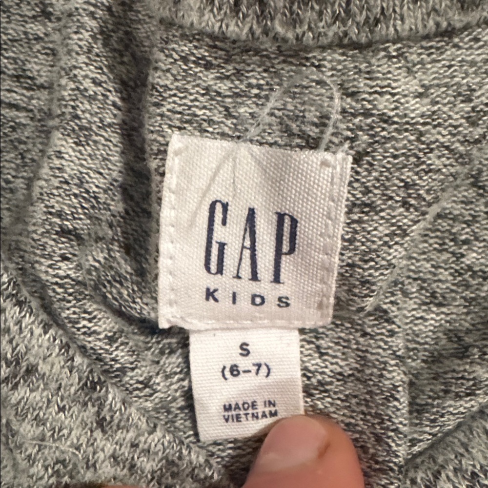 GAP Sweater - Picture 2 of 2